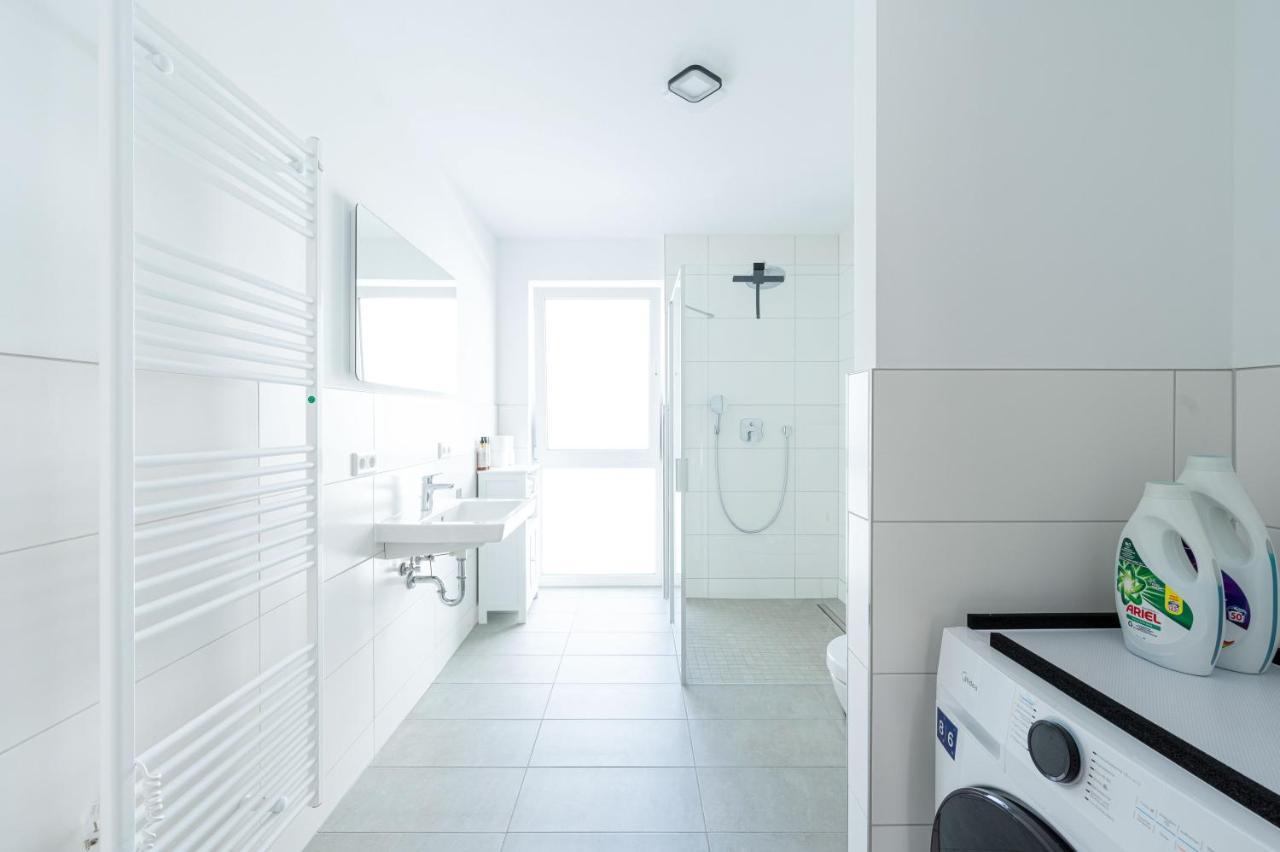 Lit Living: Luxus - Box Spring - Parking - Terrace Apartment Ludwigshafen am Rhein Bagian luar foto