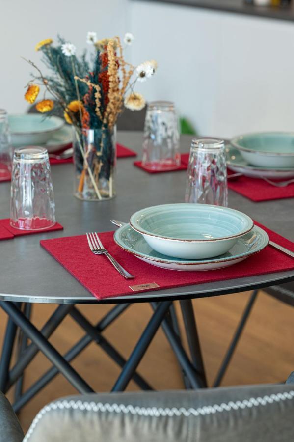 Lit Living: Luxus - Box Spring - Parking - Terrace Apartment Ludwigshafen am Rhein Bagian luar foto